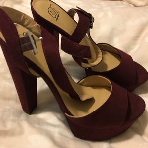 Maroon sandal chunk heels